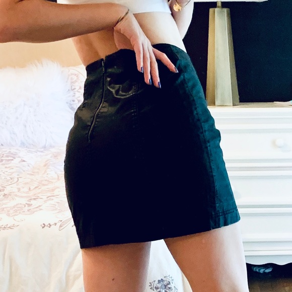 FREE PEOPLE BLACK LEATHER SKIRT - Picture 3 of 4
